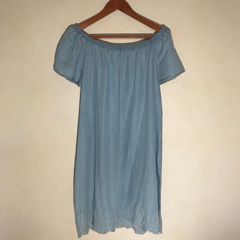 Chelsea & Theodore Chambray Off-Shoulder Dress - L